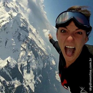 Joelle Kunz Skydive Online Adrena Ladies Luchiari Paraquedismo Julho 2016